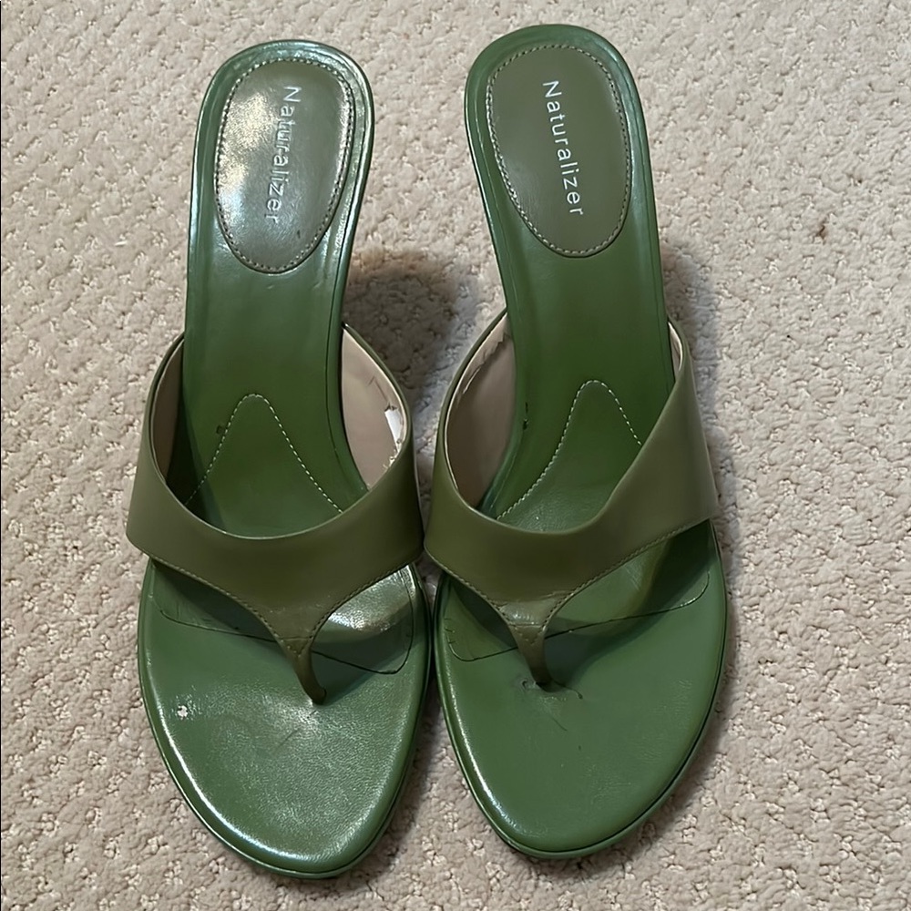 Naturalizer Green Sandals with Crisscross Straps